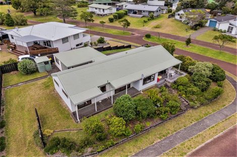 Photo of property in 37 Jubilee Drive, Pauanui, Hikuai, 3579