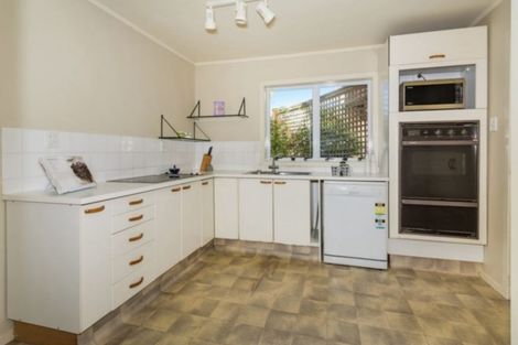 Photo of property in 2/5 Stanley Avenue, Milford, Auckland, 0620