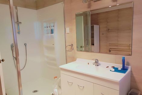 Photo of property in 24 Dianne Louise Drive, Half Moon Bay, Auckland, 2012