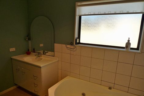 Photo of property in 175 Te Moana Road, Waikanae, 5036