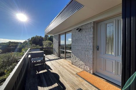 Photo of property in 2/16 Malters Place, Browns Bay, Auckland, 0630
