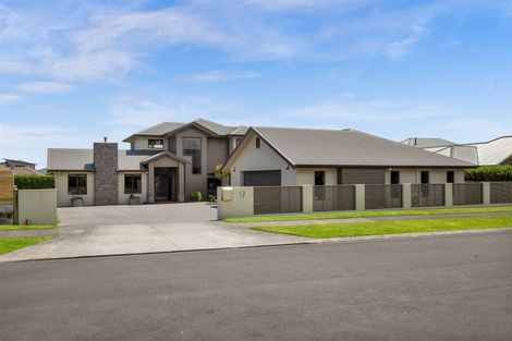 Photo of property in 9 Sampson Avenue, Waiwhakaiho, New Plymouth, 4312