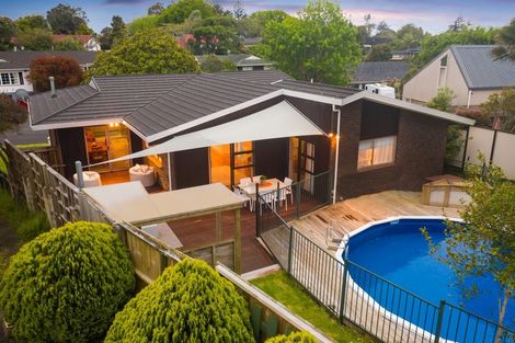 Photo of property in 8 Hamish Place, Sunnyhills, Auckland, 2010