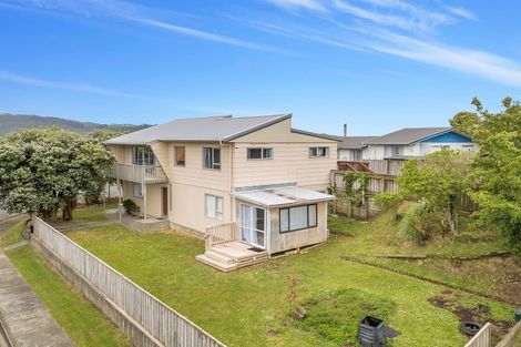Photo of property in 1 Crown Hill, Titahi Bay, Porirua, 5022