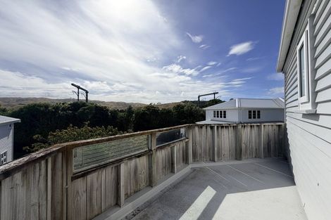 Photo of property in 4 School Road, Plimmerton, Porirua, 5026