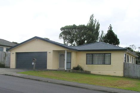 Photo of property in 37 Broadfield Street, Massey, Auckland, 0614