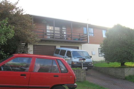 Photo of property in 16 Forglen Place, Tawa, Wellington, 5028