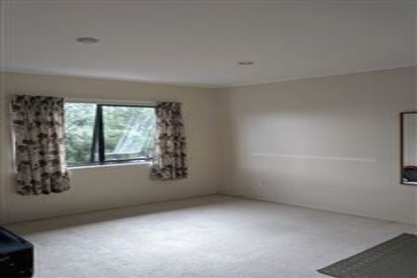 Photo of property in 2/41 Radiata Lane, Chatswood, Auckland, 0626