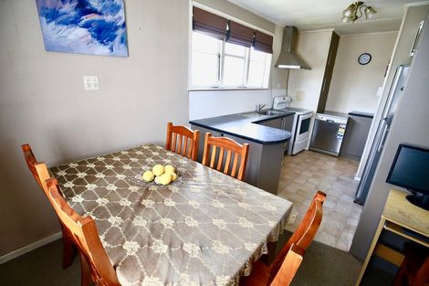 Photo of property in 17 Paul Crescent, Fairfield, Hamilton, 3214