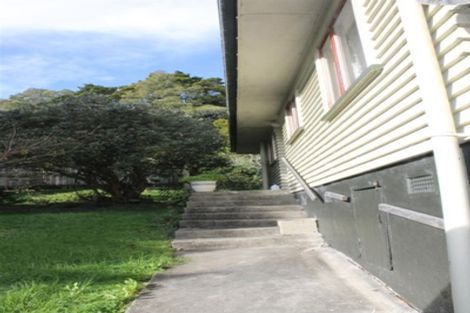 Photo of property in 16 Whaka Street, Maungaturoto, 0520