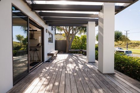 Photo of property in 670 Papamoa Beach Road, Papamoa Beach, Papamoa, 3118