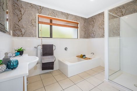 Photo of property in 96 Navigation Drive, Whitby, Porirua, 5024