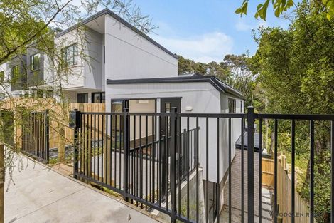 Photo of property in 38 Tokai Place, Glen Eden, 0602