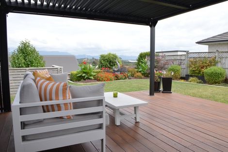 Photo of property in 2 Olive Close, Omokoroa, 3114
