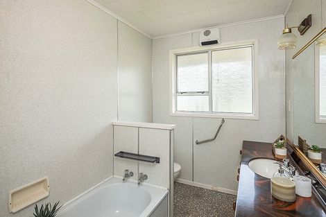 Photo of property in 3 Belvedere Avenue, Waikanae, 5036