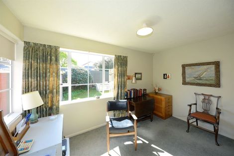 Photo of property in 22 Ambleside Drive, Burnside, Christchurch, 8053