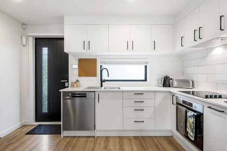 Photo of property in 11/63 Hillcrest Avenue, Hillcrest, Auckland, 0627