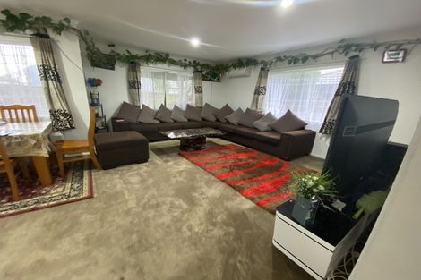 Photo of property in 2 Portrush Lane, Takanini, 2112