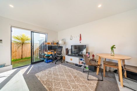 Photo of property in 7/97 Whites Line East, Waiwhetu, Lower Hutt, 5010