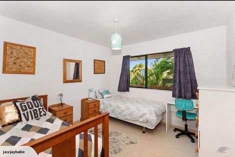 Photo of property in 5b Dundale Avenue, Blockhouse Bay, Auckland, 0600