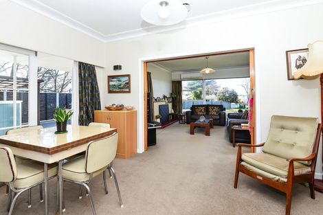 Photo of property in 1 Dover Road, St Andrews, Hamilton, 3200