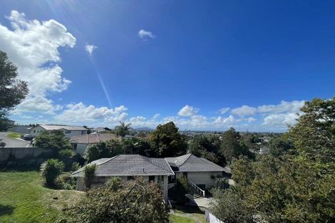 Photo of property in 561b Glenfield Road, Glenfield, Auckland, 0629