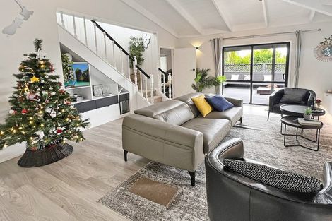 Photo of property in 26 Brian Crescent, Stanmore Bay, Whangaparaoa, 0932