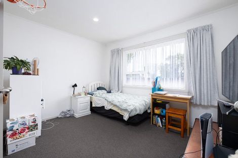 Photo of property in 32 Marlborough Avenue, Glenfield, Auckland, 0629