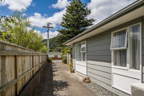 Photo of property in 4a Nikau Street, Eastbourne, Lower Hutt, 5013