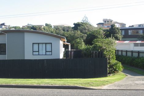 Photo of property in 19 Lambley Road, Titahi Bay, Porirua, 5022