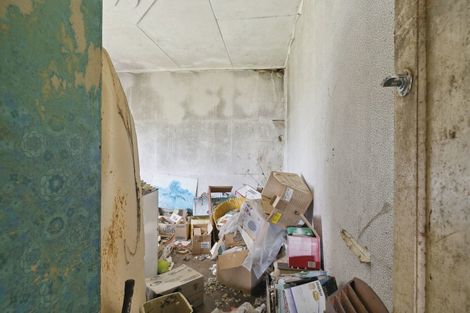 Photo of property in 87 Maupuia Road, Maupuia, Wellington, 6022