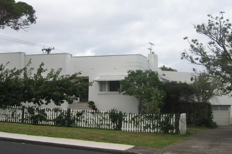 Photo of property in 23 Waterloo Road, Milford, Auckland, 0620