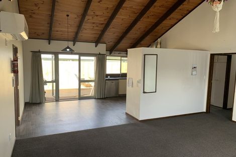 Photo of property in 92 Carrington Avenue, Silverdale, Hamilton, 3216