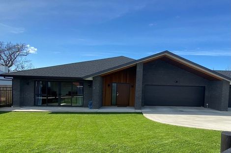 Photo of property in 10 Benjamin Place, Clevedon, Papakura, 2582