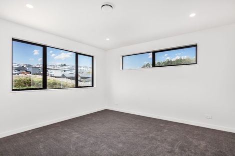 Photo of property in 5 Endurance Rise, Orewa, 0931