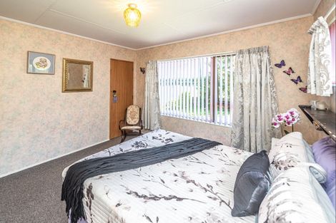 Photo of property in 18 Swinbourne Street, Waverley, 4510