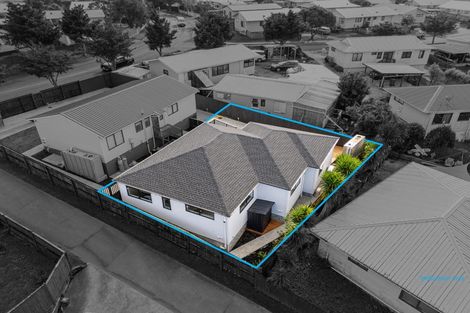 Photo of property in 14a Riserra Drive, Ranui, Auckland, 0612