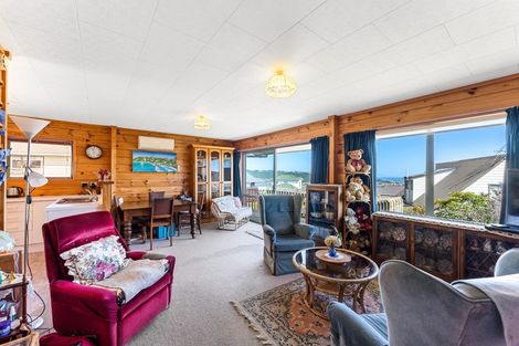 Photo of property in 16 Coventry Close, Ascot Park, Porirua, 5024