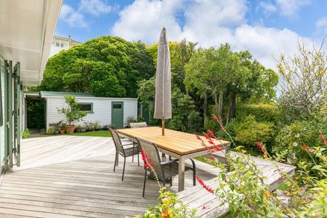 Photo of property in 8 Saint Johns Terrace, Tawa, Wellington, 5028