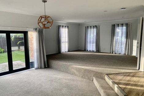 Photo of property in 290 Hill Road, The Gardens, Auckland, 2105