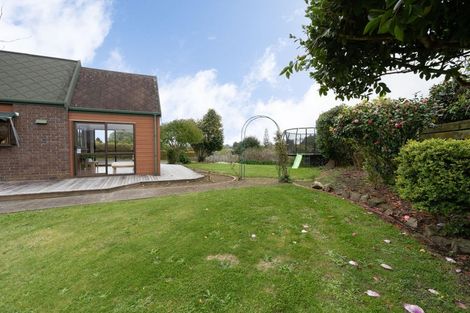 Photo of property in 27 Kawiu Road, Levin, 5510