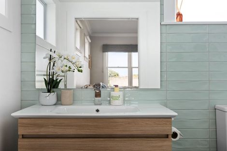 Photo of property in 28a Moana Road, Okitu, Gisborne, 4010