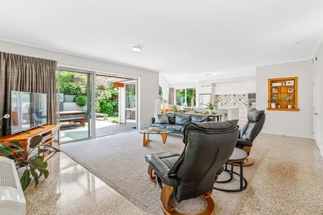 Photo of property in 2 Railway Lane, Outram, 9019