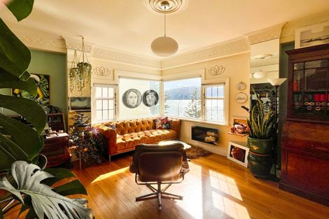 Photo of property in Sunhaven Flats, 262 Oriental Parade, Oriental Bay, Wellington, 6011
