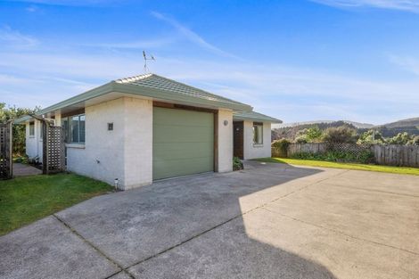 Photo of property in 8a Chilton Drive, Paraparaumu, 5032