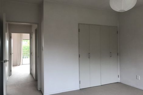 Photo of property in 8g Arotau Place, Grafton, Auckland, 1023