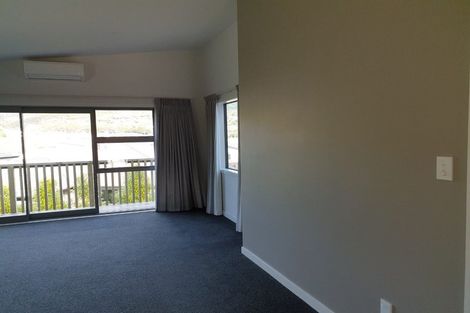 Photo of property in 5 Flotilla Place, Whitby, Porirua, 5024