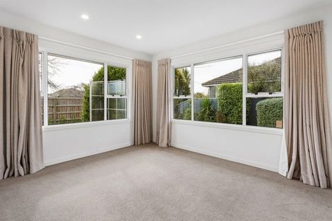 Photo of property in 6 Manor Place, Bryndwr, Christchurch, 8053