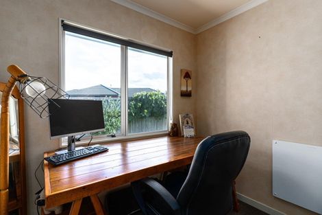 Photo of property in 3 Ursula Drive, Feilding, 4702