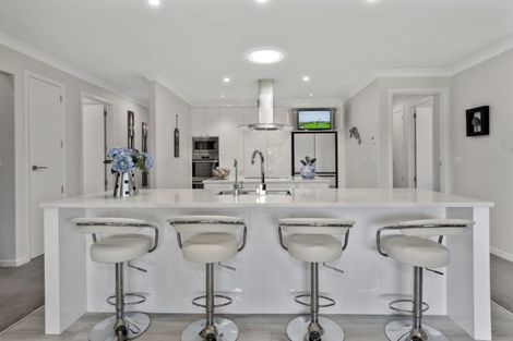 Photo of property in 7 Ashwood Grove, Omokoroa, 3114